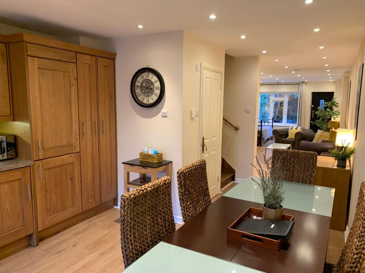 Notting Hill 3Br Townhouse With Ensuite Bathrooms - Ideal For Families ลอนดอน ภายนอก รูปภาพ